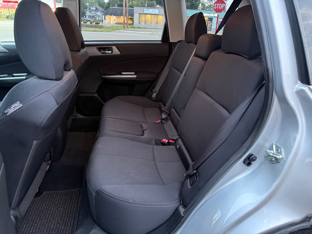 2011 Subaru Forester Image 9
