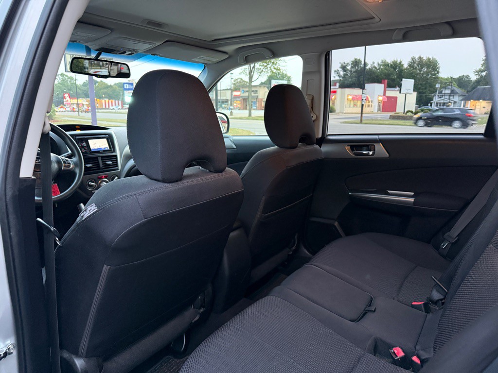 2011 Subaru Forester Image 10