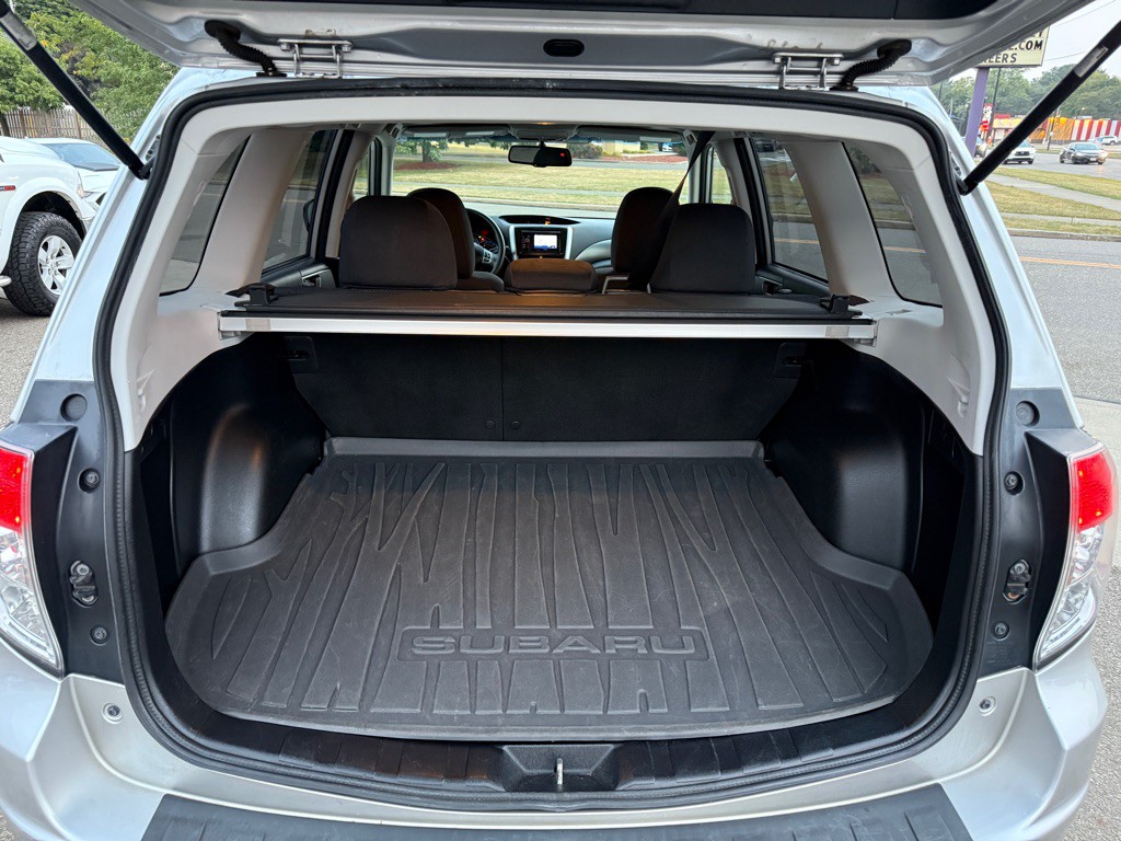 2011 Subaru Forester Image 11