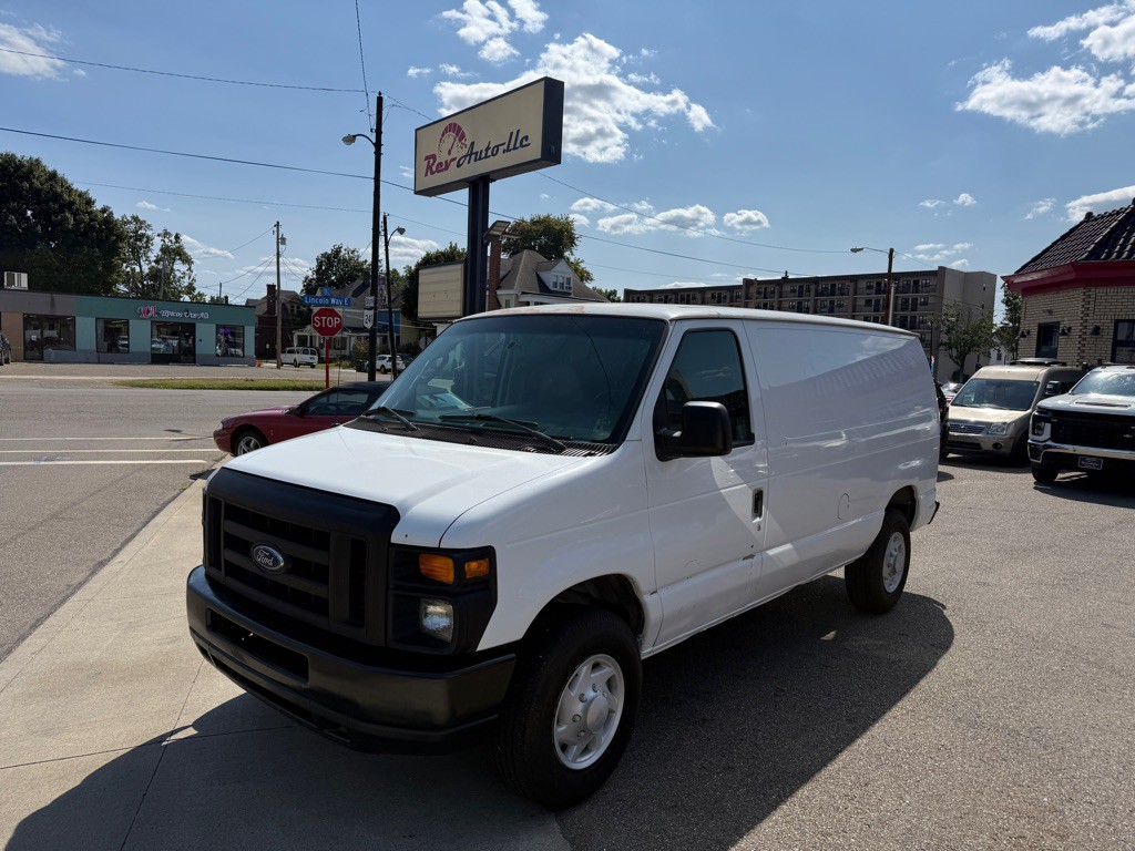2008 Ford Econoline Image 1