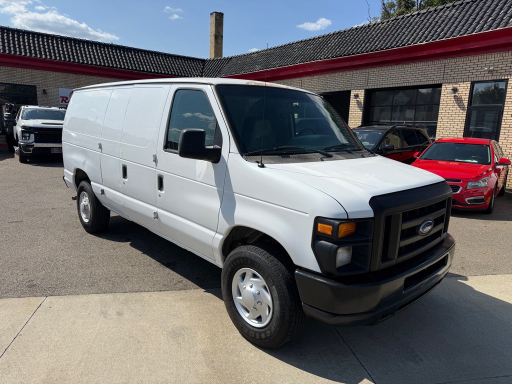 2008 Ford Econoline Image 2