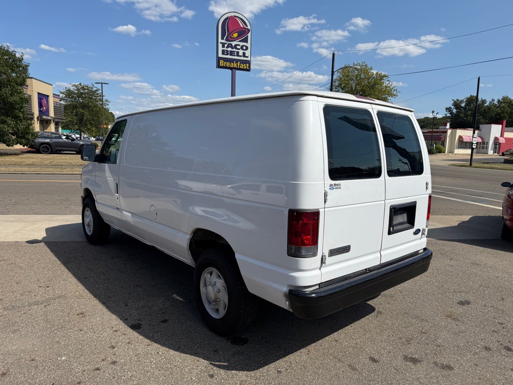 2008 Ford Econoline Image 3