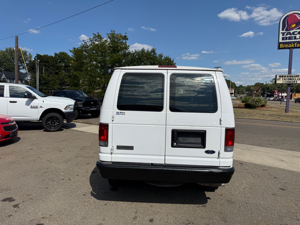 2008 Ford Econoline Image 4