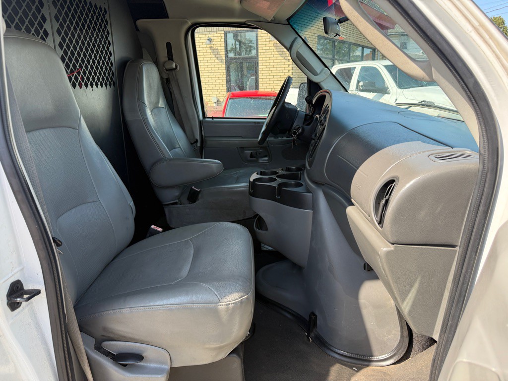 2008 Ford Econoline Image 8