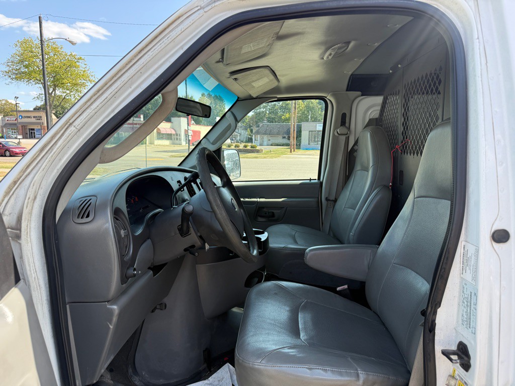2008 Ford Econoline Image 9