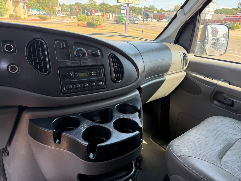 2008 Ford Econoline Image 11