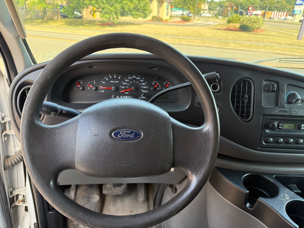 2008 Ford Econoline Image 12