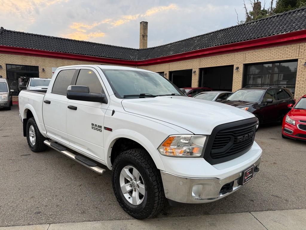 2016 RAM 1500 Image 2