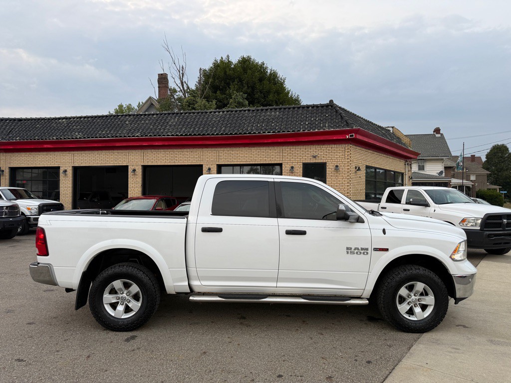 2016 RAM 1500 Image 3