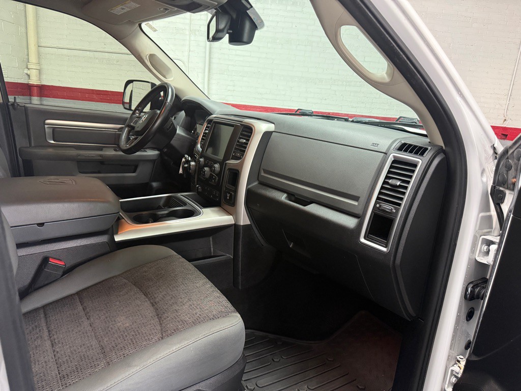 2016 RAM 1500 Image 10