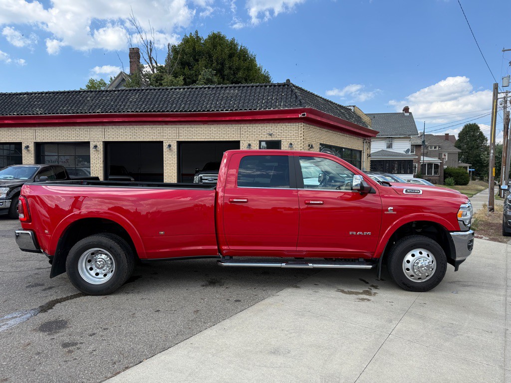 2022 RAM 3500 Image 4