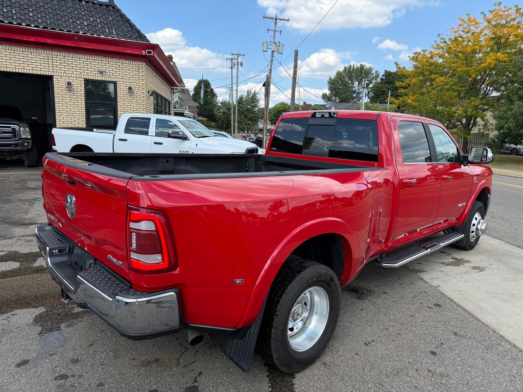 2022 RAM 3500 Image 6