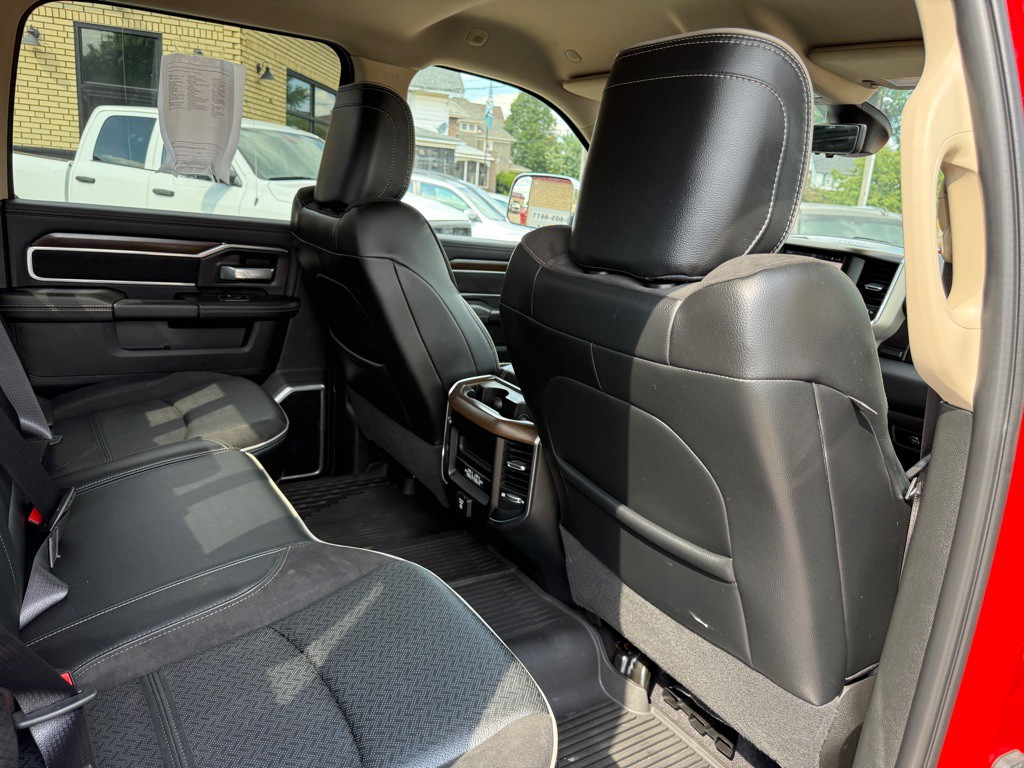 2022 RAM 3500 Image 18
