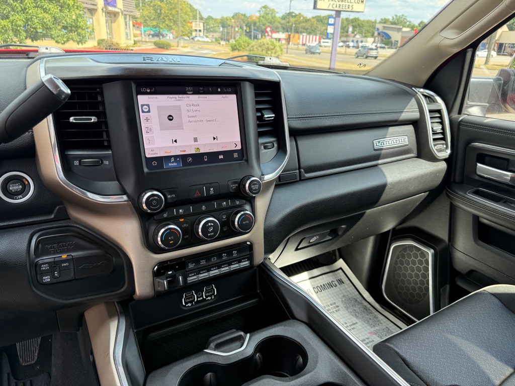 2022 RAM 3500 Image 24
