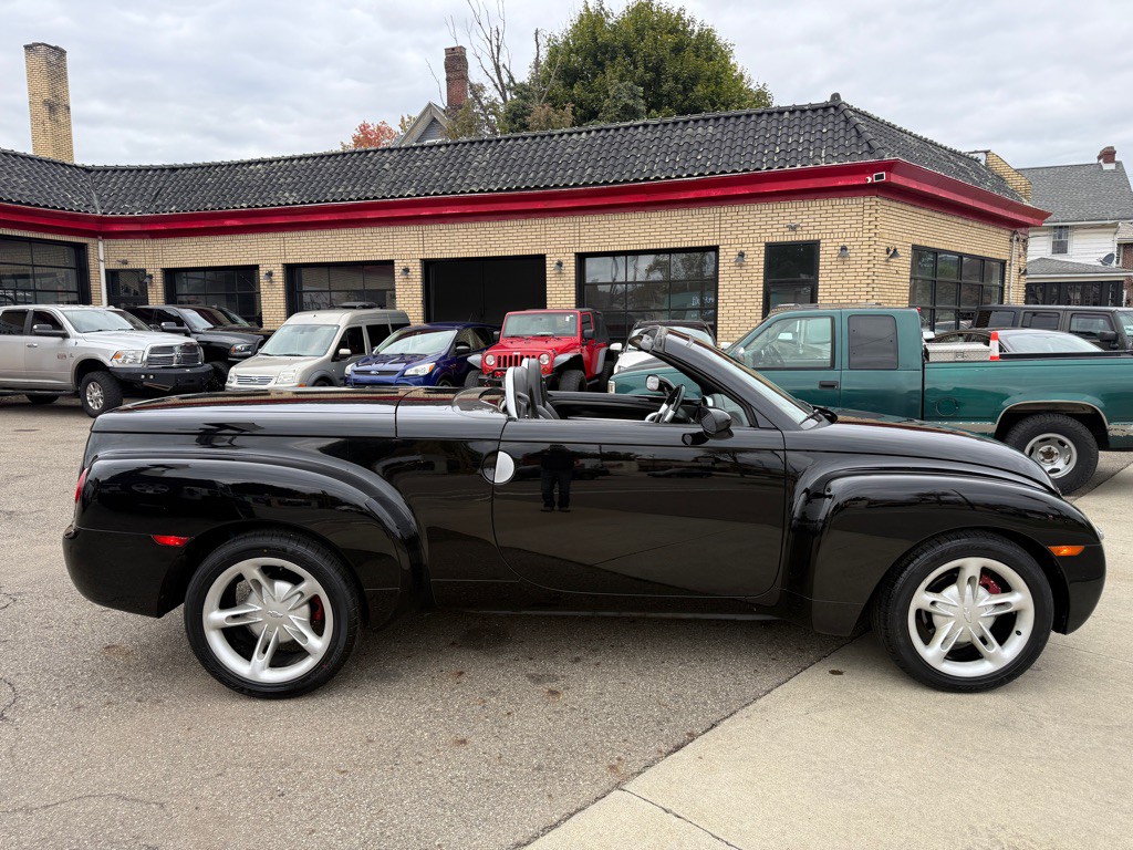 2003 Chevrolet SSR Image 5