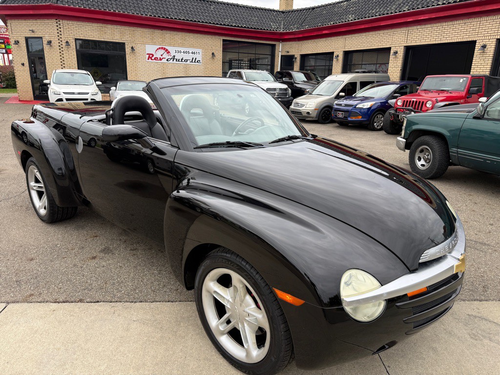 2003 Chevrolet SSR Image 6