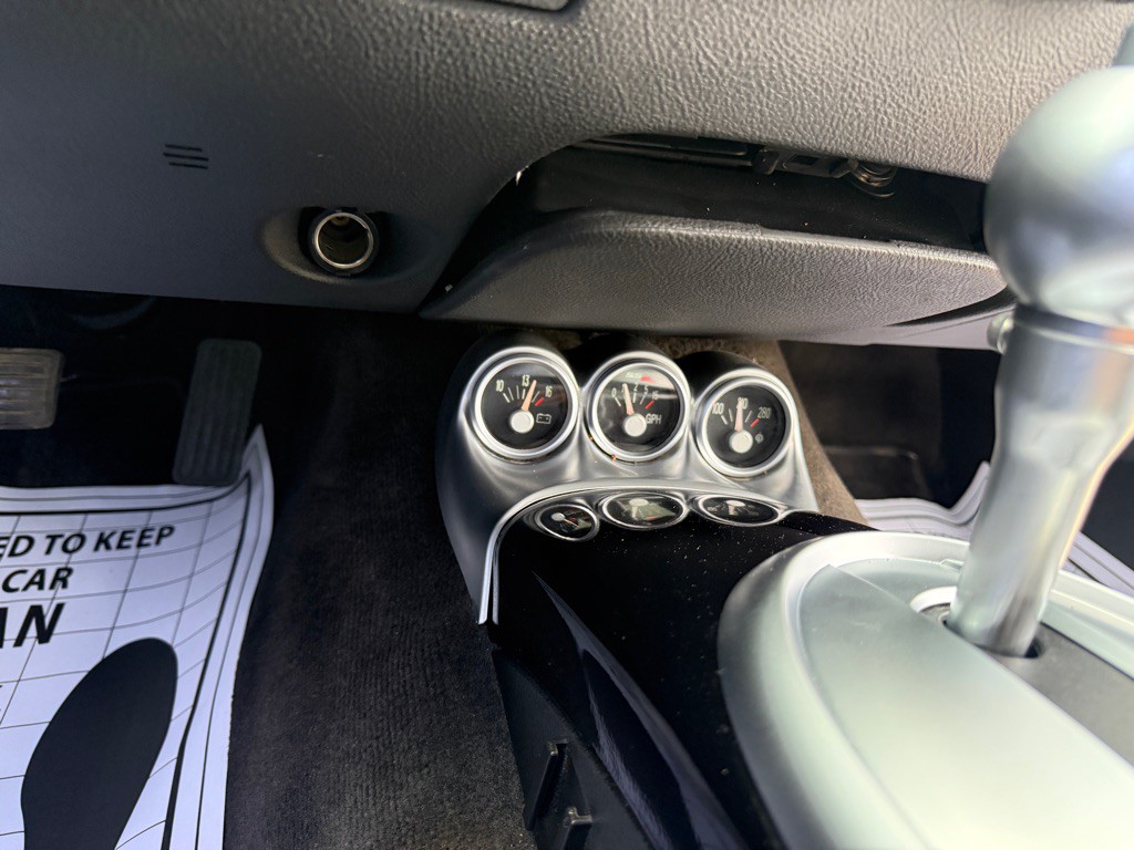 2003 Chevrolet SSR Image 8