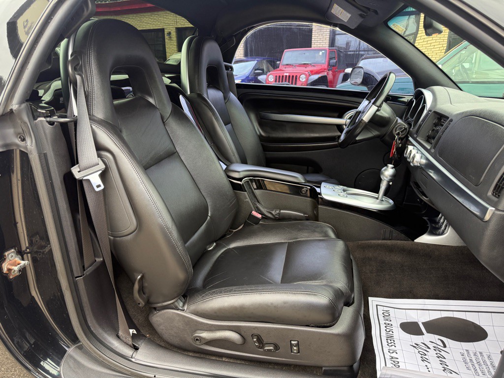 2003 Chevrolet SSR Image 11
