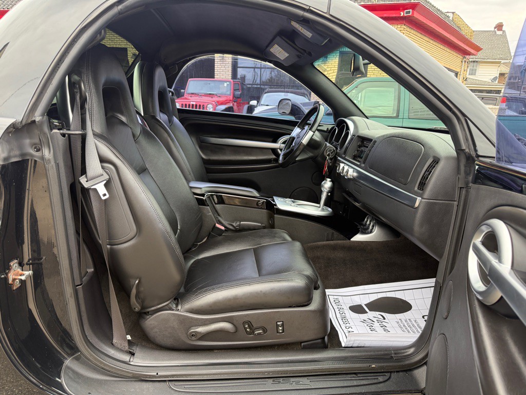 2003 Chevrolet SSR Image 13