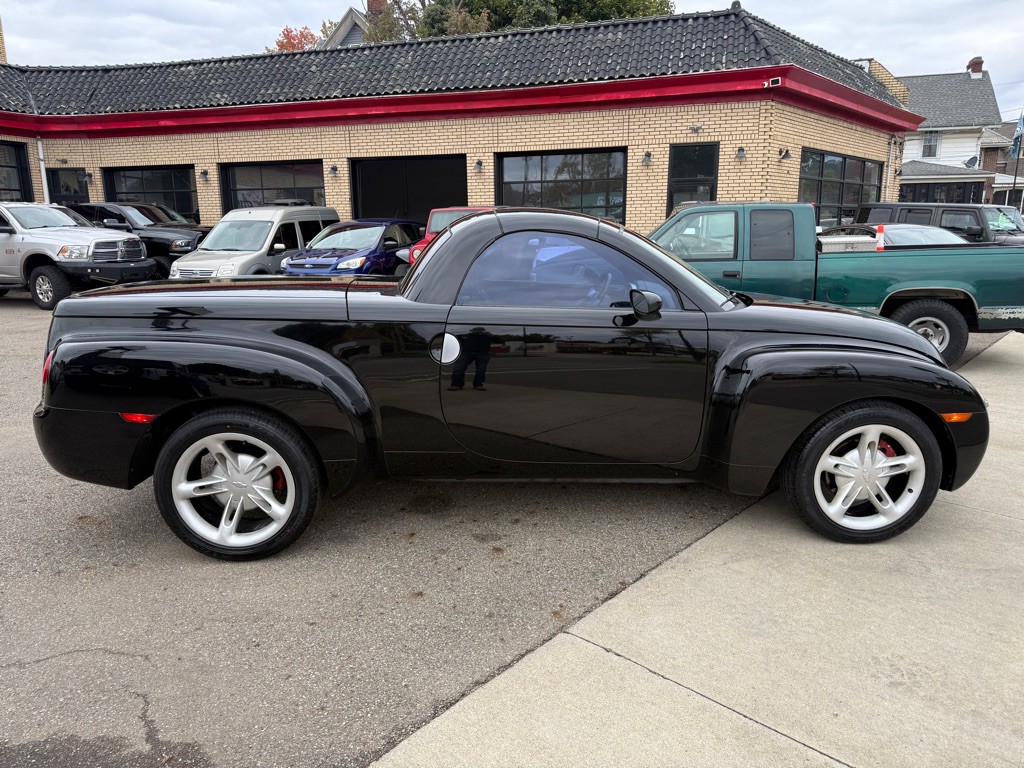 2003 Chevrolet SSR Image 18