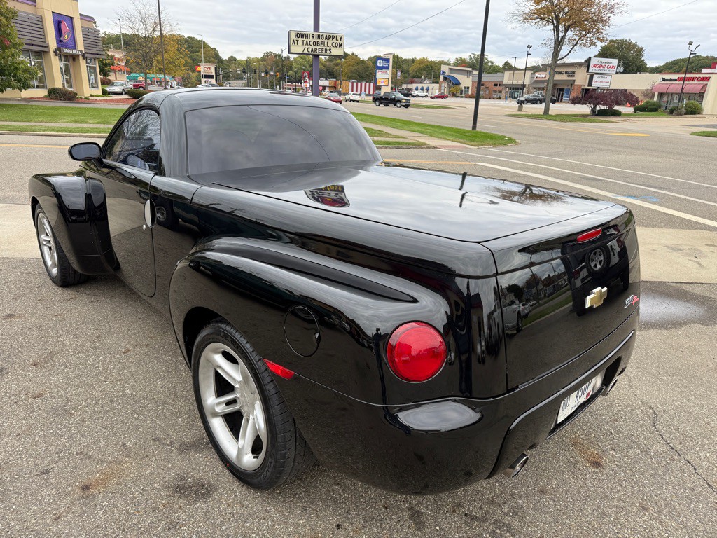 2003 Chevrolet SSR Image 20
