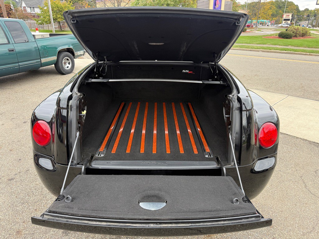 2003 Chevrolet SSR Image 21