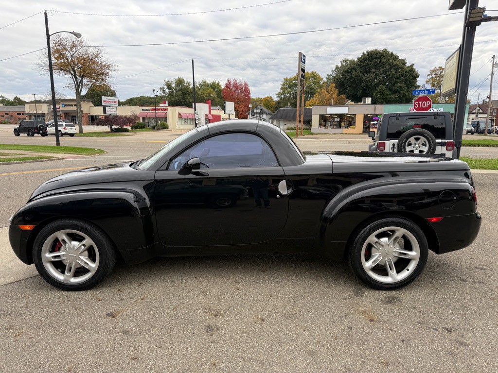 2003 Chevrolet SSR Image 23