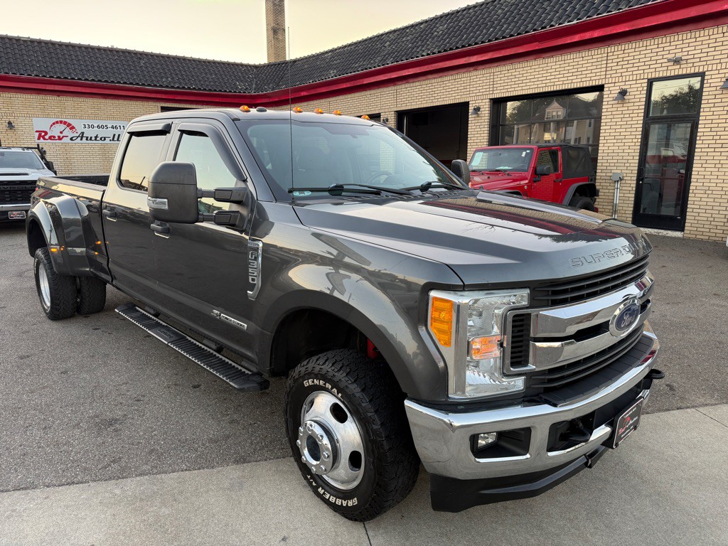 2017 Ford F-350 Image 2