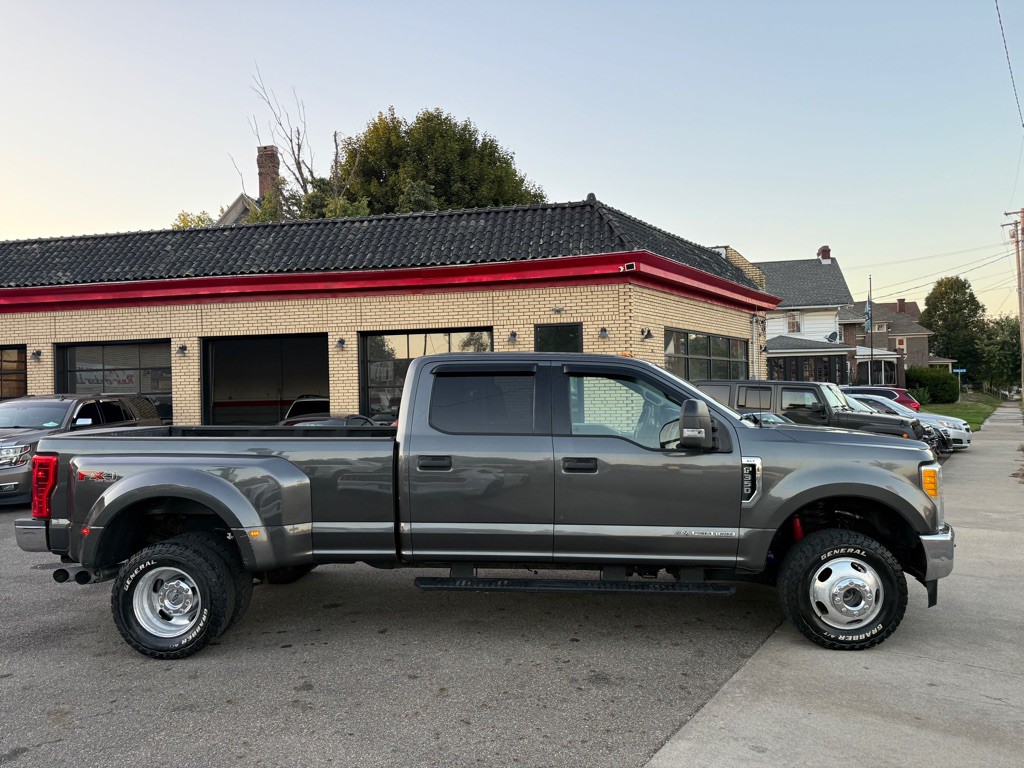 2017 Ford F-350 Image 3