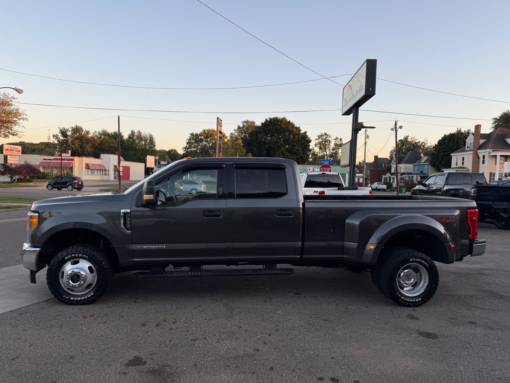 2017 Ford F-350 Image 4