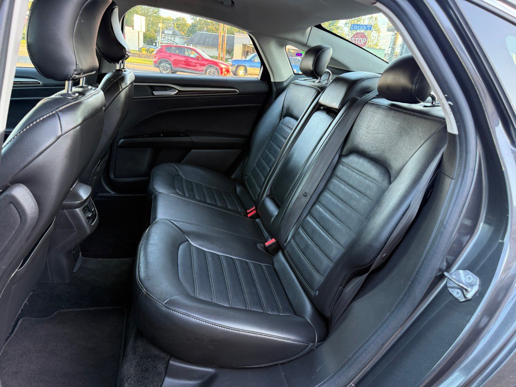2015 Ford Fusion Image 12