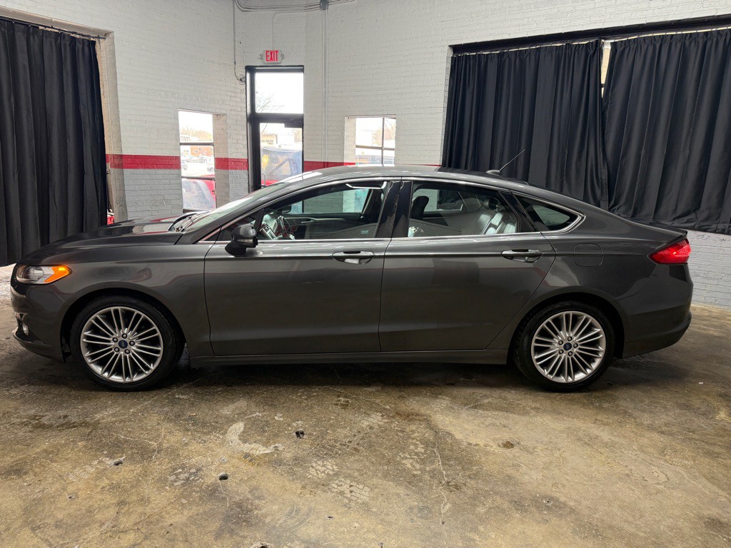 2015 Ford Fusion Image 2