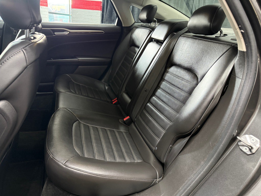 2015 Ford Fusion Image 12