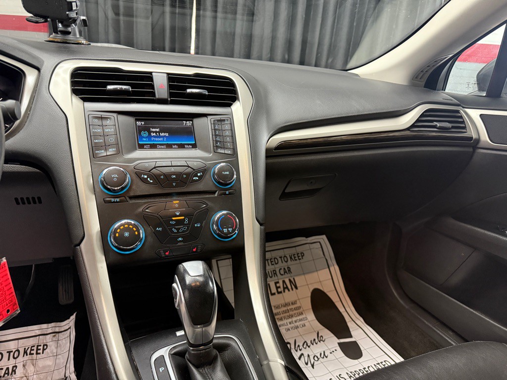 2015 Ford Fusion Image 16