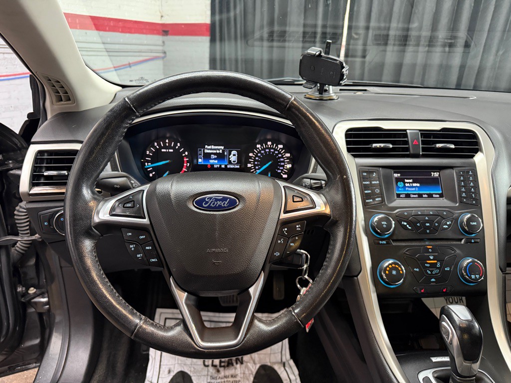 2015 Ford Fusion Image 17