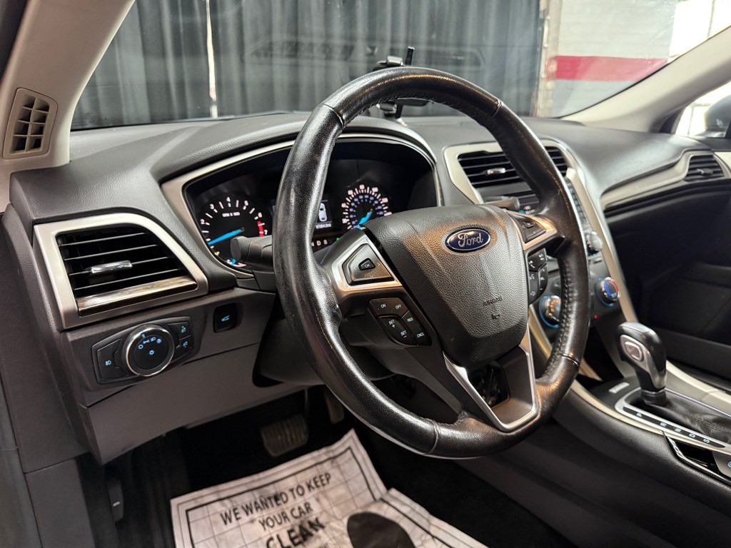 2015 Ford Fusion Image 19