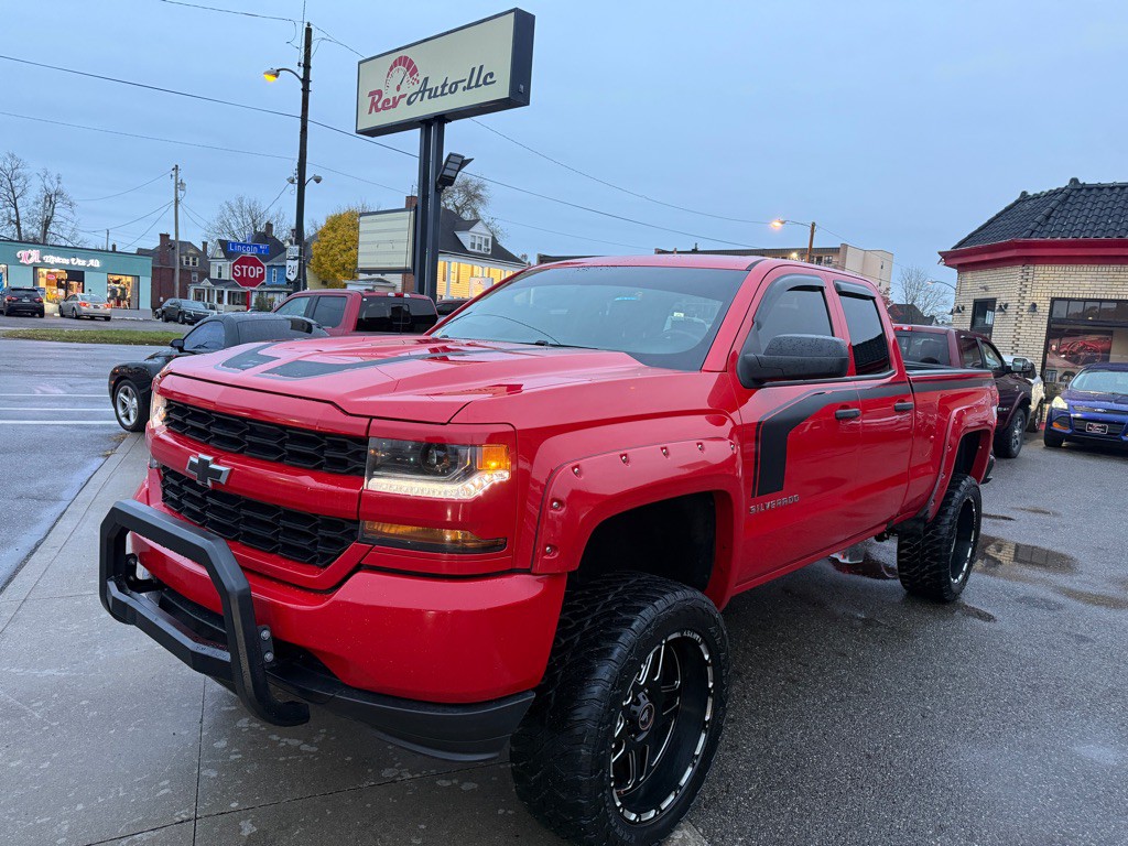 2017 Chevrolet Silverado 1500 Image 2