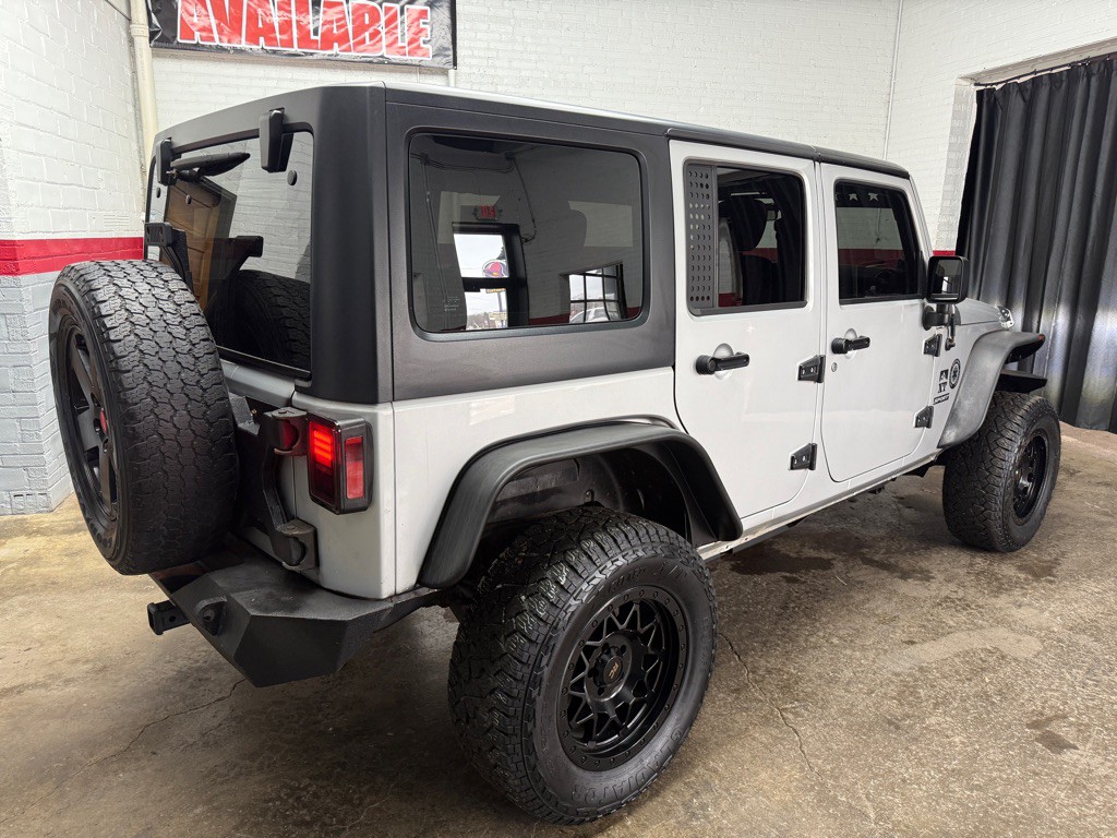 2012 Jeep Wrangler Unlimited Image 3