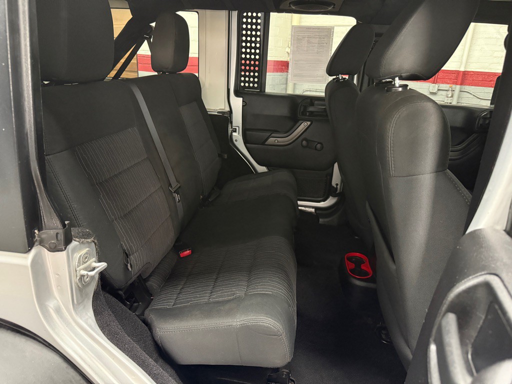 2012 Jeep Wrangler Unlimited Image 11