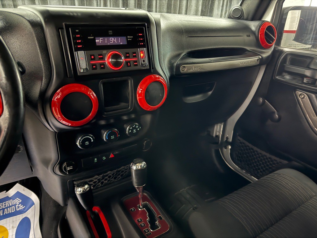 2012 Jeep Wrangler Unlimited Image 18