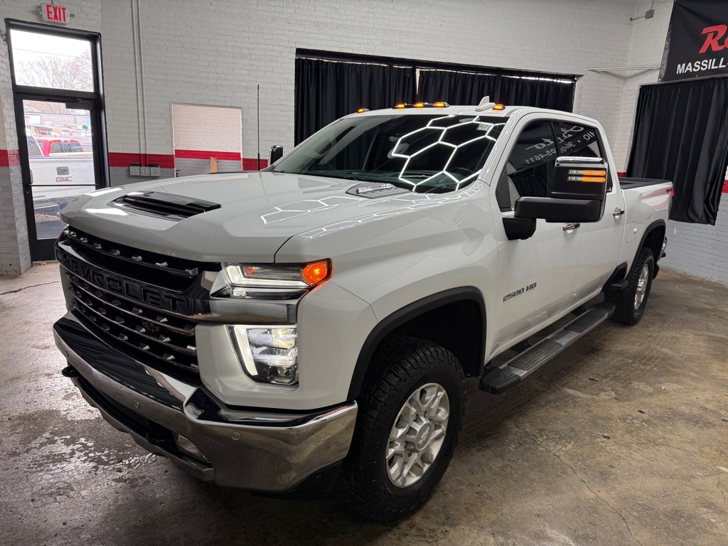 2020 Chevrolet Silverado 1500 Image 2
