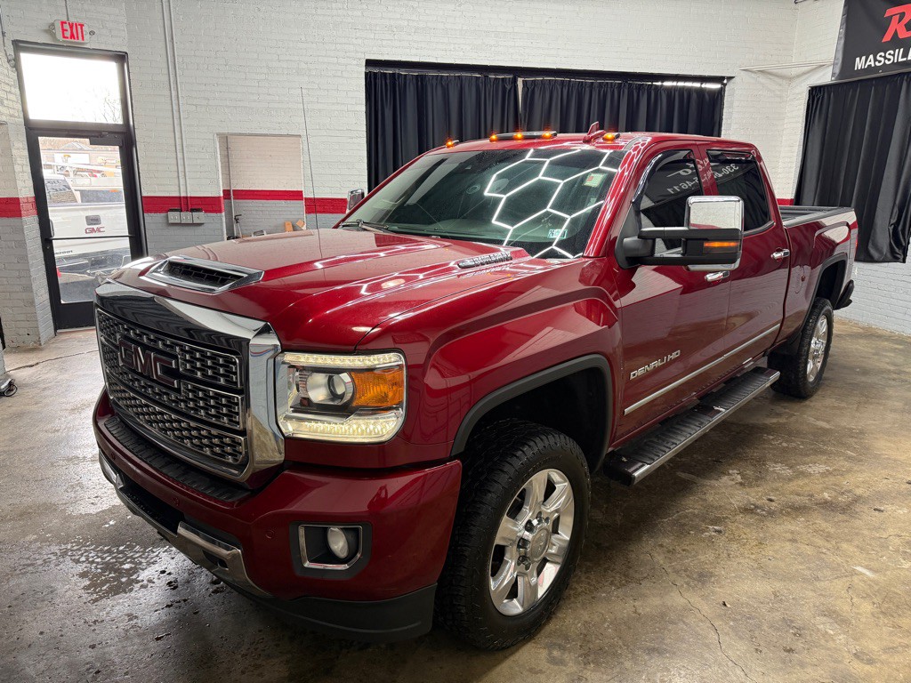 2018 GMC Sierra Image 2