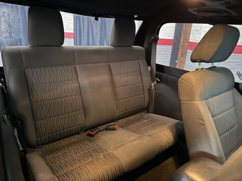2012 Jeep Wrangler Image 10