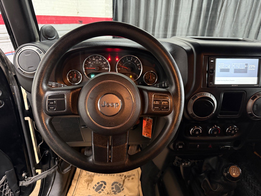 2012 Jeep Wrangler Image 13