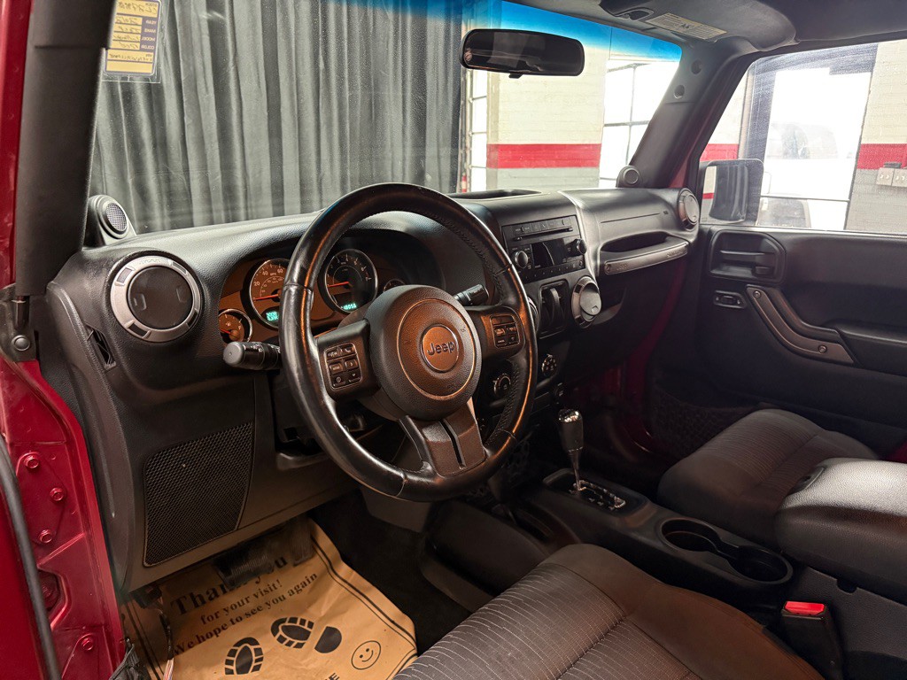 2012 Jeep Wrangler Image 10