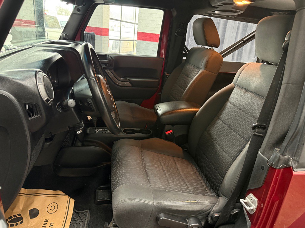 2012 Jeep Wrangler Image 11