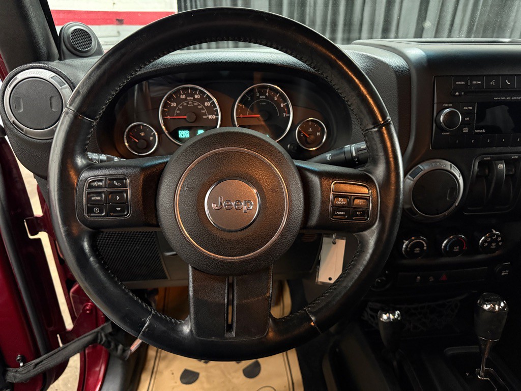 2012 Jeep Wrangler Image 12