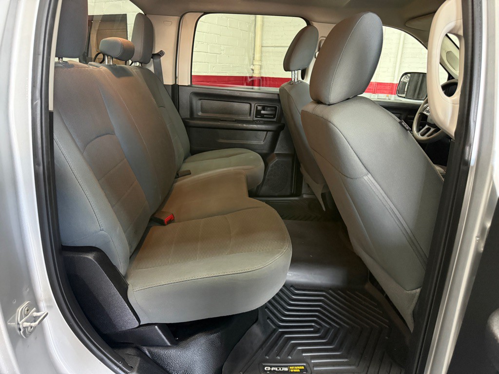 2015 RAM 3500 Image 9