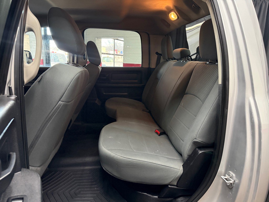 2015 RAM 3500 Image 12