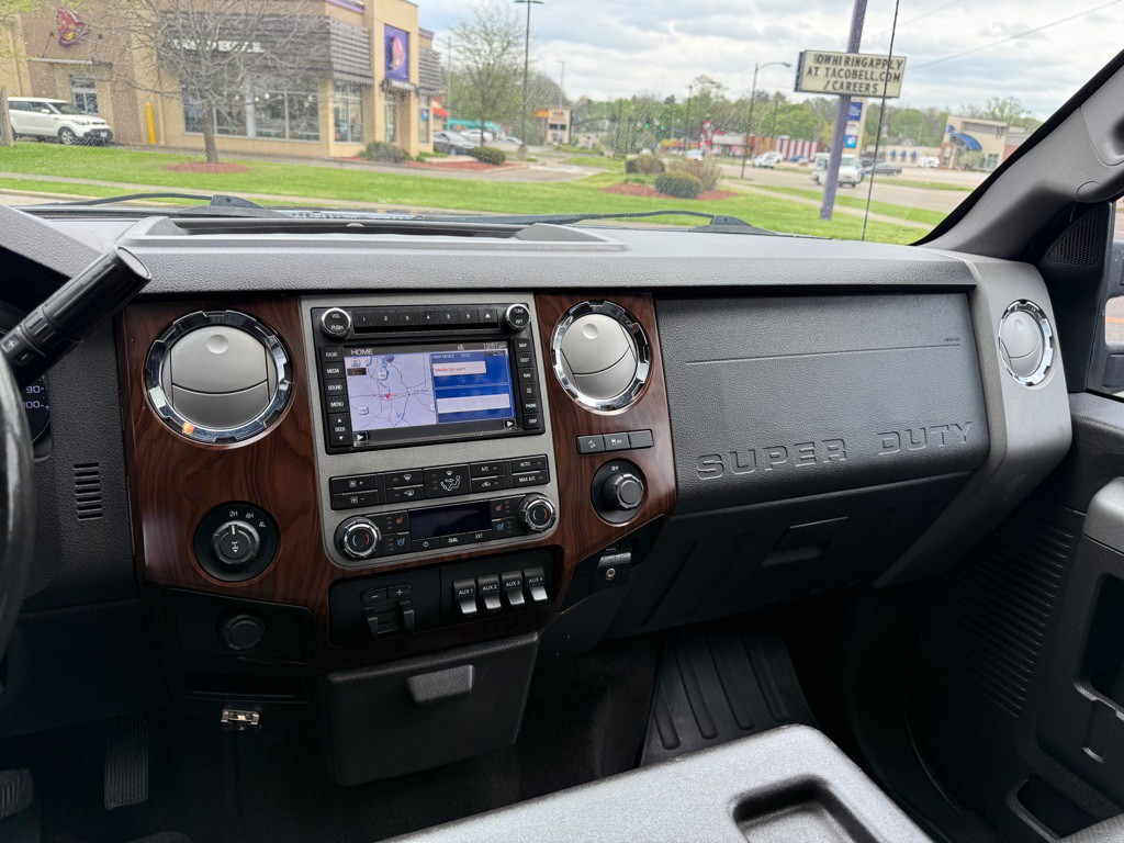 2011 Ford F-250 Image 8